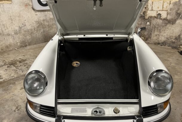 Porsche Targa vu èdu coffre moquette neuve