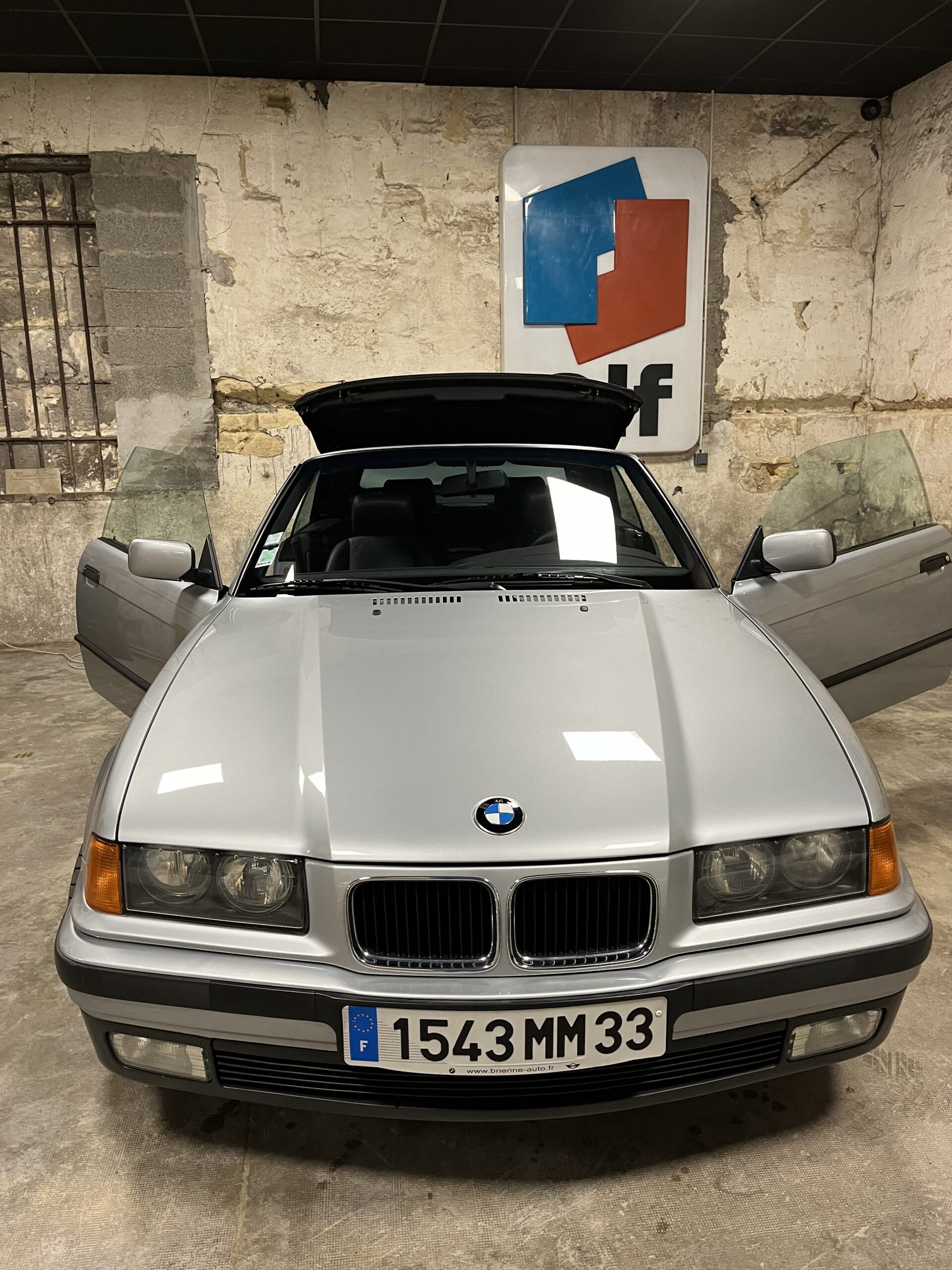 bmw cabrio Face avant avec prise en un peu en hauteur