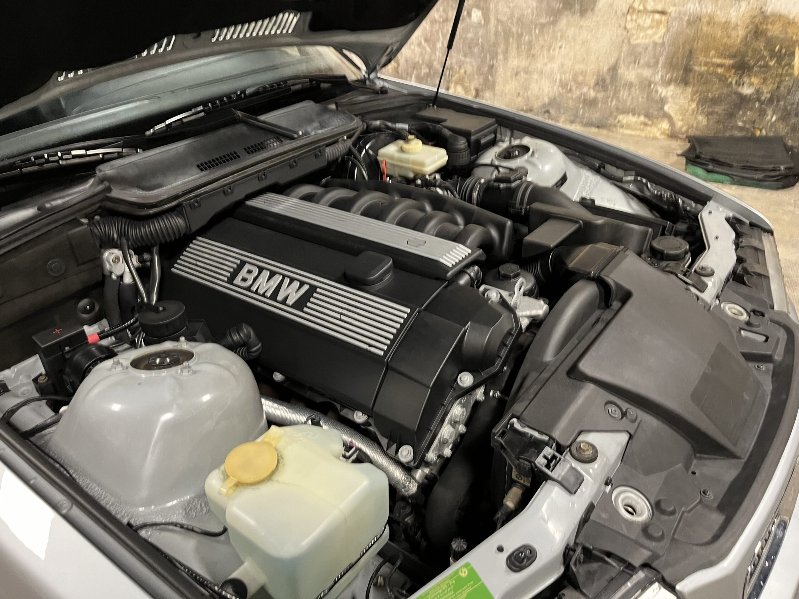 BMW CABRIO VUE DU MOTEUR