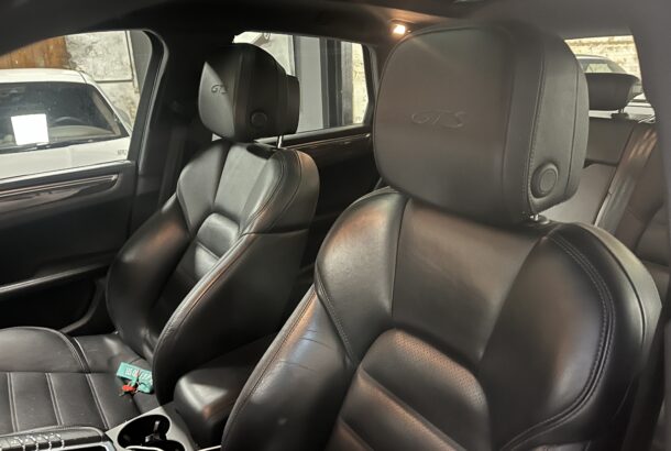 INTERIEUR SIEGES AVANT MACAN