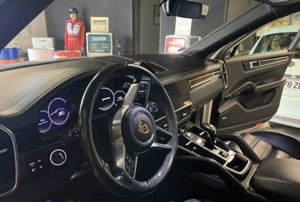 VOLANT CARBONE ET CUIR PORSCHE CAYENNE COUPE CRAIE