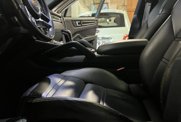 VUE INTERIEUR PORSCHE CAYENNE CRAIE